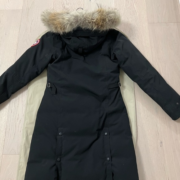 Canada Goose - women’s parka in black and size xs - Picture 4 of 7